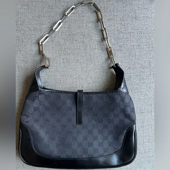 Gucci Jackie monogram with chain strap